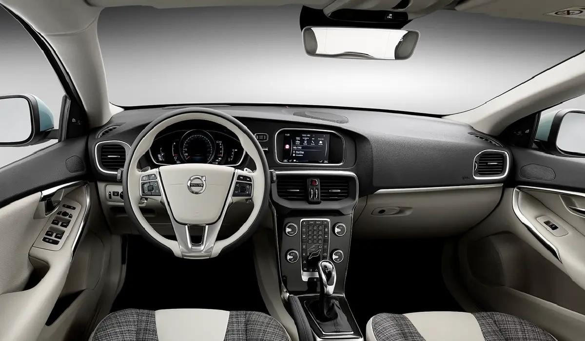 Volvo - V40 D3 R-Design - Car Rentals Near me - Used Cars Near me - Exclusive Concierge Club.webp